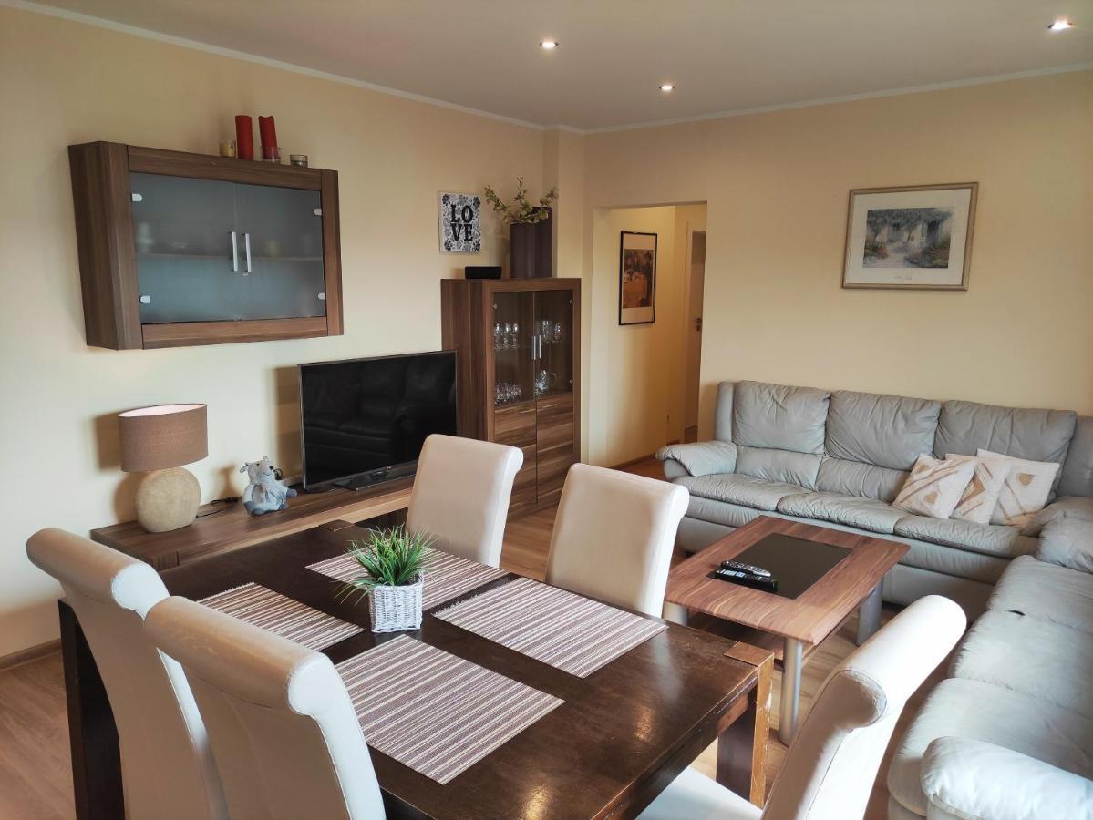 Gornyslask Blisko Jeziora - 120qm - 3 Sypialnie Z Parkingiem I Klimatyzacja - Flat Uppersilesia With Parking & Air Conditioning - Oberschlesien Mit 3 Schlafzimmern Inklusive Parkplatz Und Klima - Naehe Badesee Und Sandstrand Niewiesze
