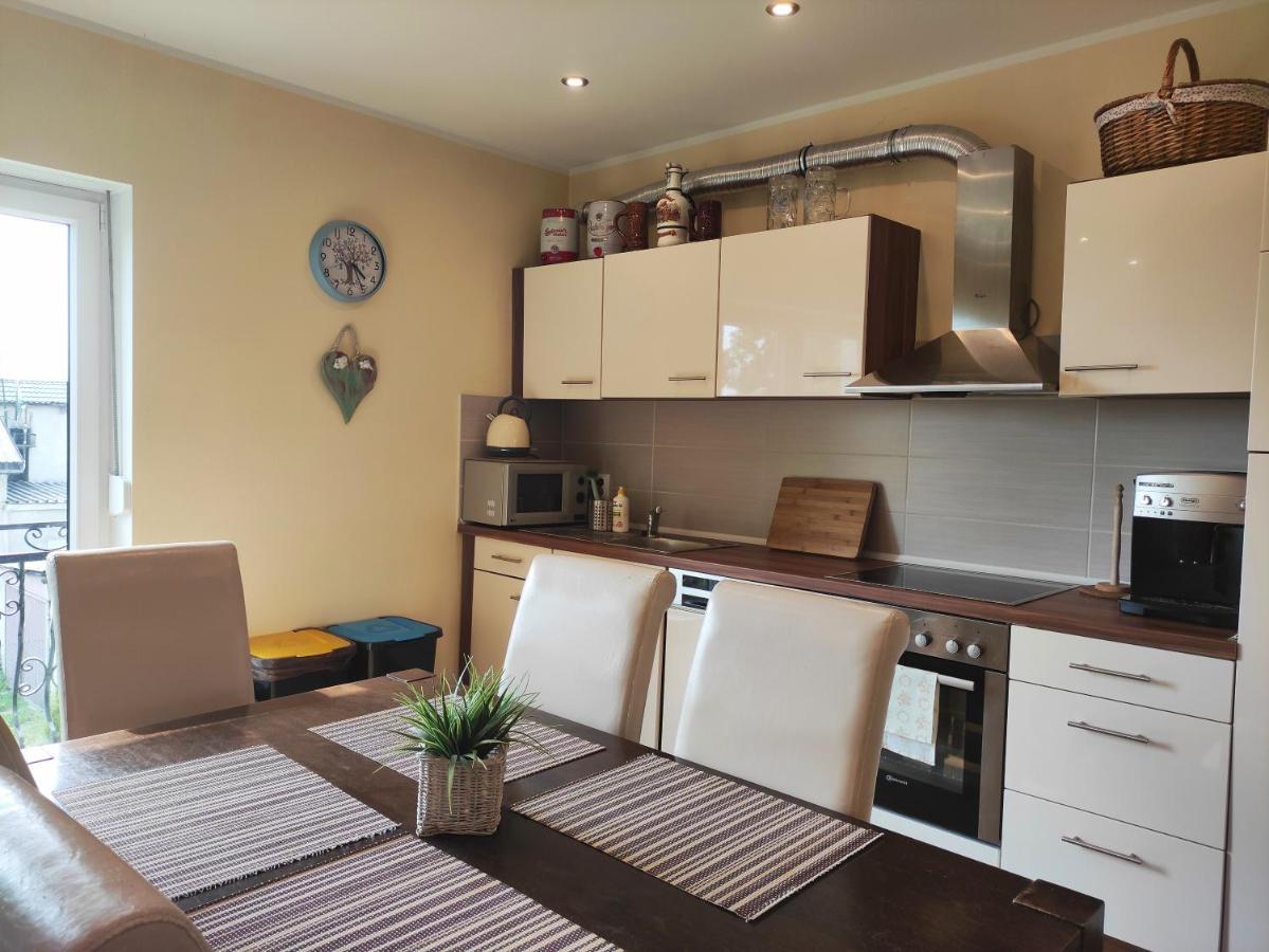 Gornyslask Blisko Jeziora - 120qm - 3 Sypialnie Z Parkingiem I Klimatyzacja - Flat Uppersilesia With Parking & Air Conditioning - Oberschlesien Mit 3 Schlafzimmern Inklusive Parkplatz Und Klima - Naehe Badesee Und Sandstrand