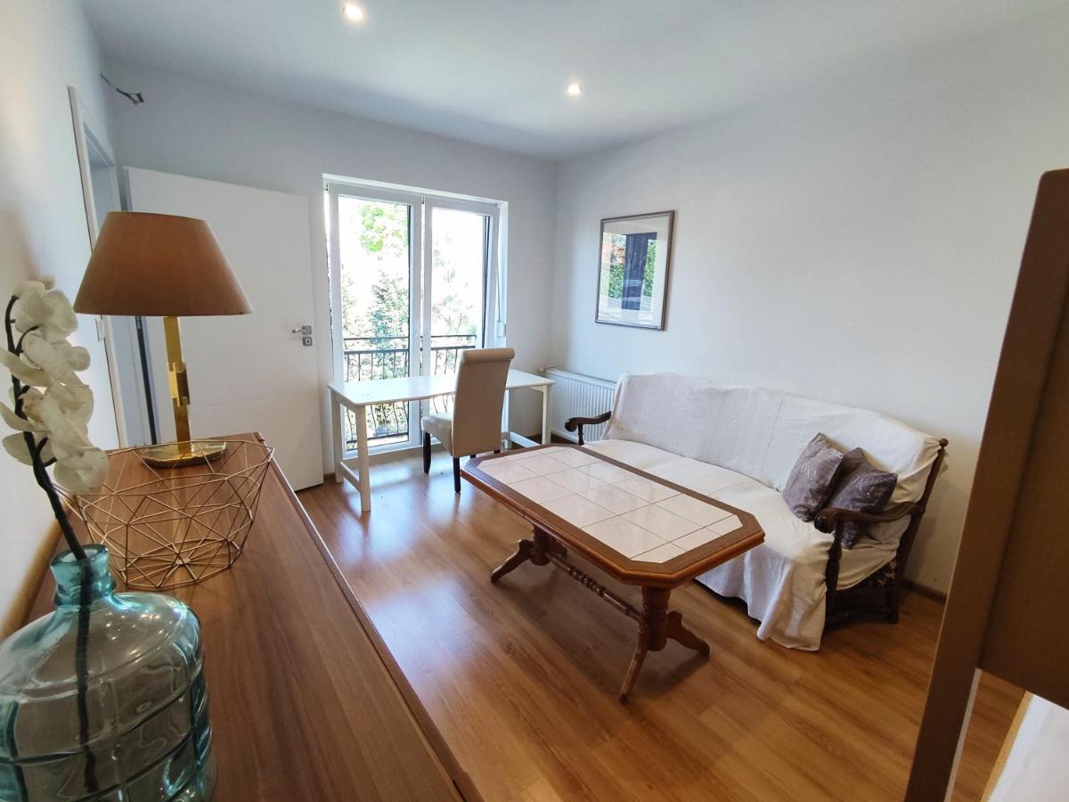 Gornyslask Blisko Jeziora - 120qm - 3 Sypialnie Z Parkingiem I Klimatyzacja - Flat Uppersilesia With Parking & Air Conditioning - Oberschlesien Mit 3 Schlafzimmern Inklusive Parkplatz Und Klima - Naehe Badesee Und Sandstrand * Niewiesze